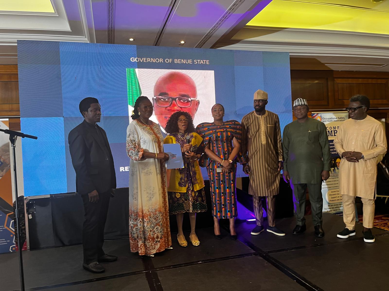 You are currently viewing BookAidAfrica UK and Benue State Government Sign MoU for Donation of Five Containers of Academic Books.